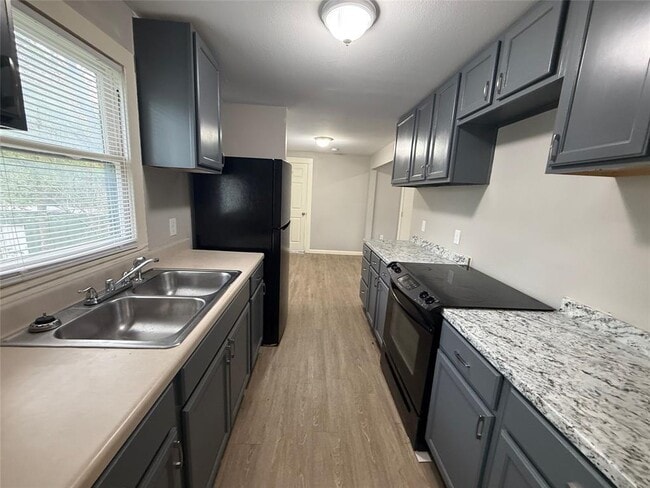 Building Photo - 130 Olive St