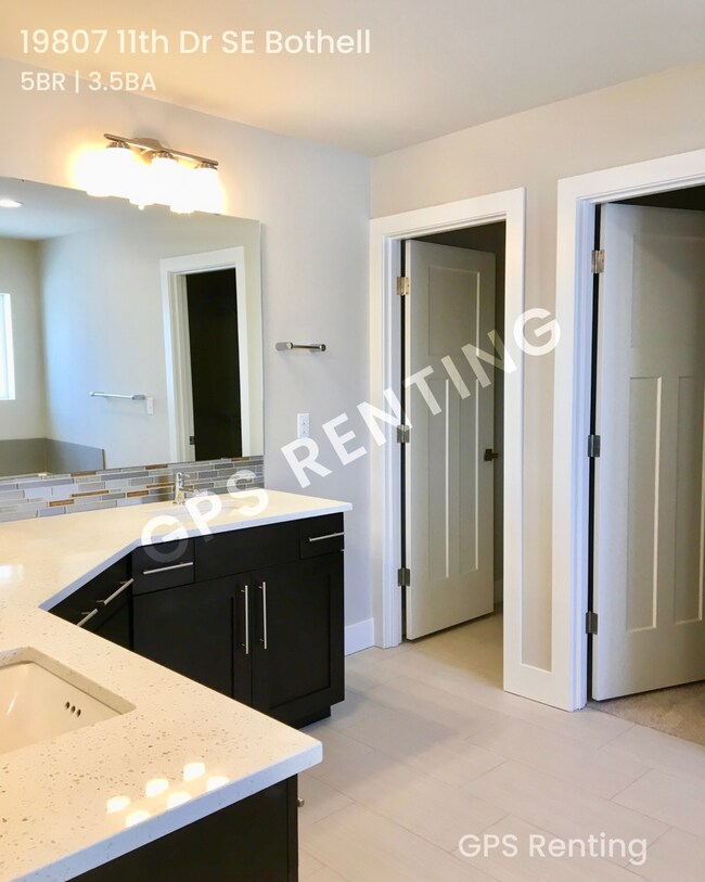 Building Photo - 19807 11th Dr SE