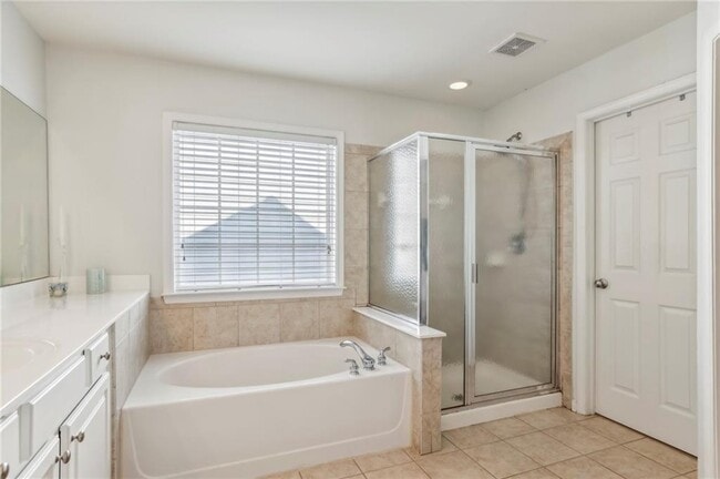 Building Photo - 4020 Emerald Glade Ct