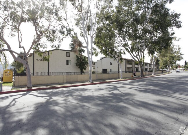 La Puente Villas - 17340 Main St