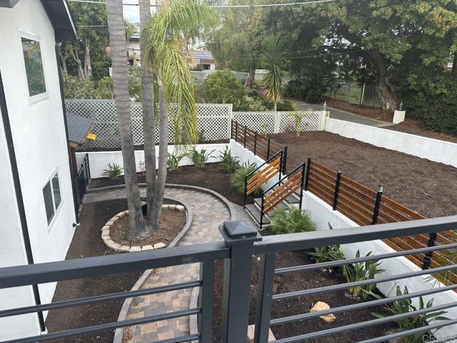 Building Photo - 1525 Laurel Rd