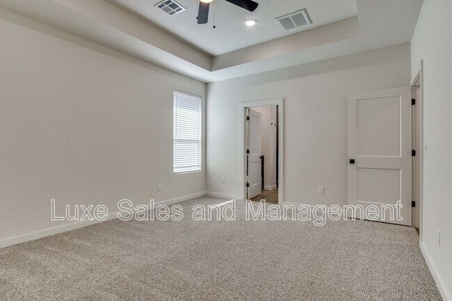 Building Photo - 8305 NW 163rd Ter