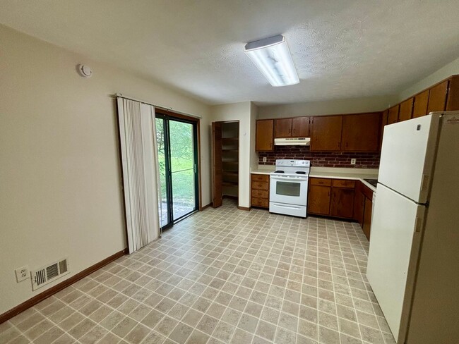 Building Photo - 358 Bradley Woods Ct NW