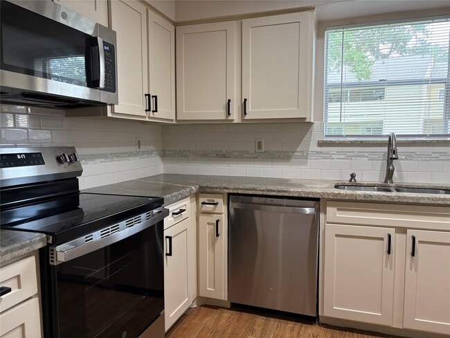 Building Photo - 14515 Wunderlich Dr