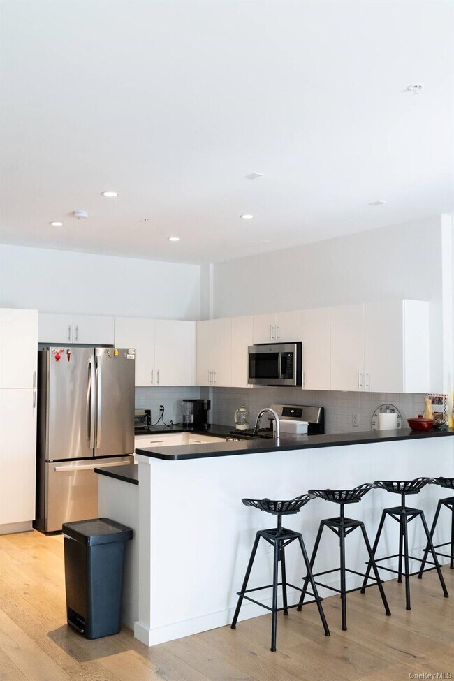 Building Photo - 249 Main St