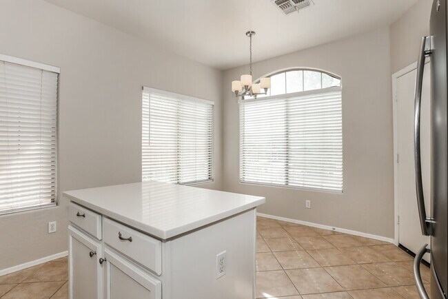 Building Photo - 13006 W Aster Dr