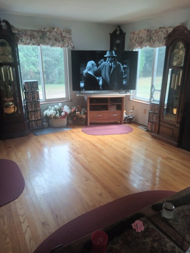 Building Photo - 14905 Cascadian Way