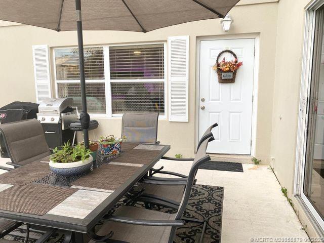 Building Photo - 2882 SW Lakemont Pl