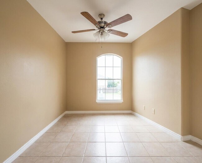 Building Photo - 312 Begona Ct
