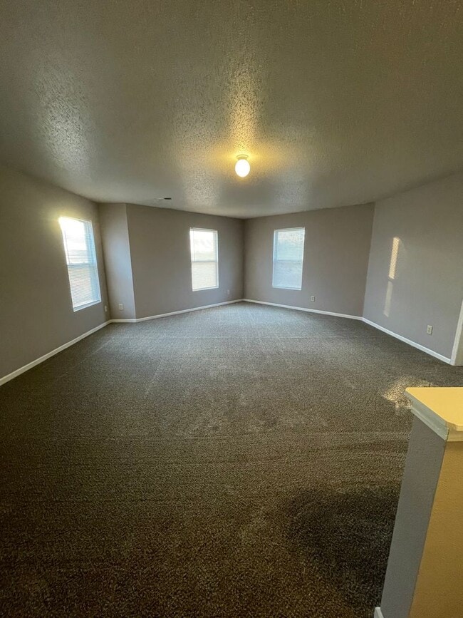 Building Photo - Franklin Twp - 3 BR 2 story