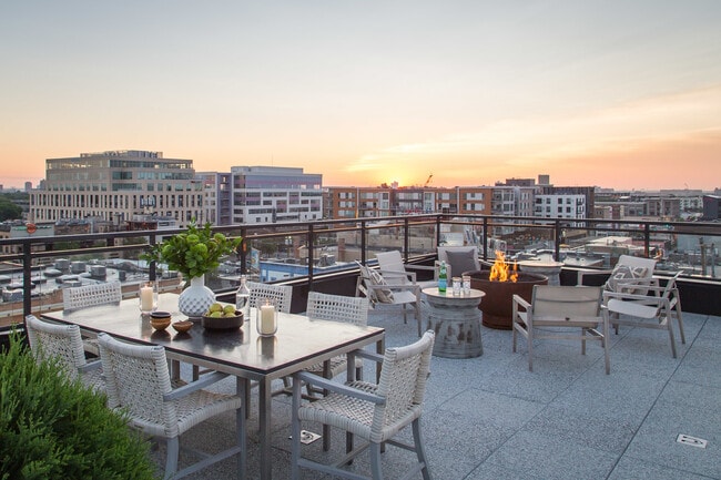 Building Photo - Tula