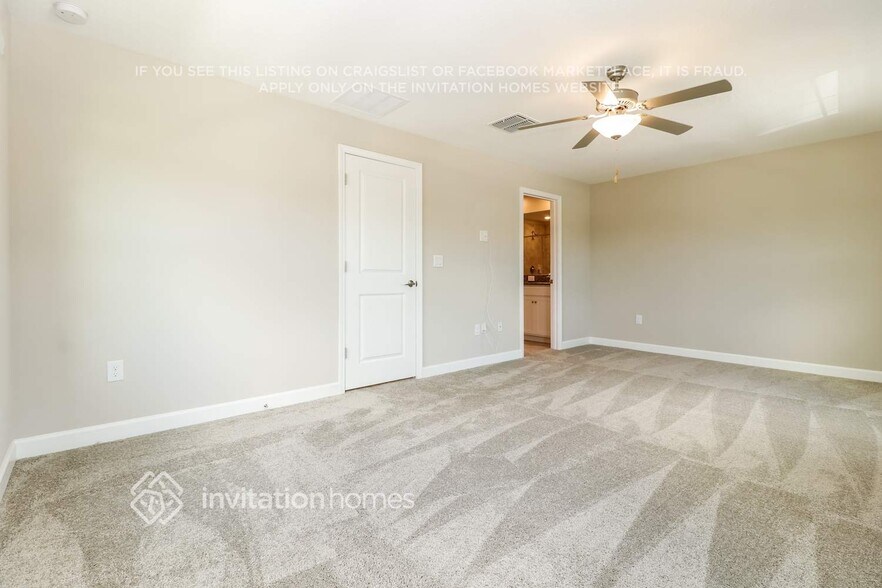 Building Photo - 2918 Coach Manors Way