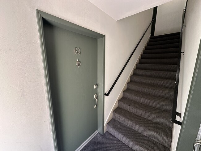 Building Photo - 9900 Jordan Ave