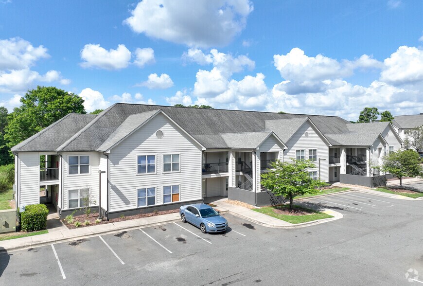 Building Photo - The Spoke at McCullough Station