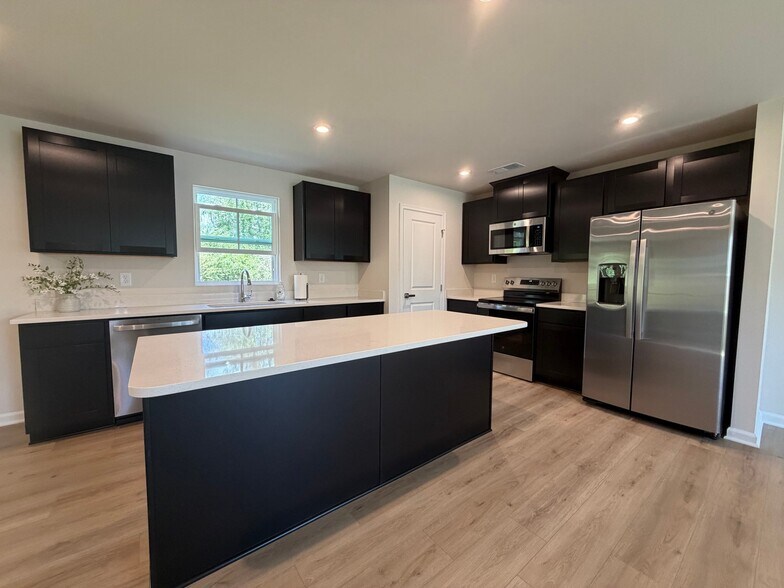 Building Photo - 289 Walsh Ln
