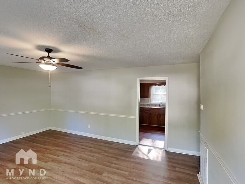 Building Photo - 3624 Somerset Dr