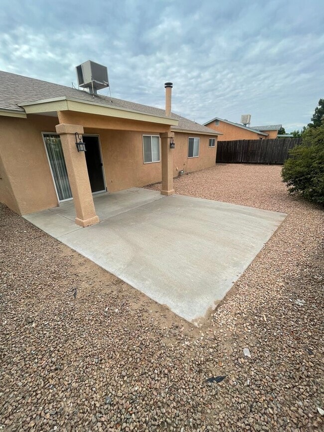 Building Photo - Cozy 3 Bedroom/2 Bath Home in Las Colinas