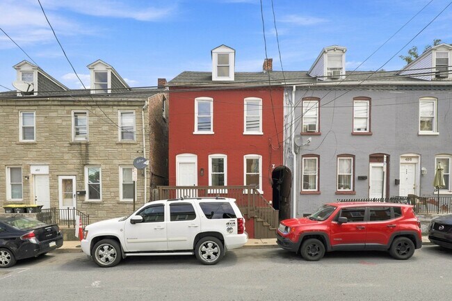 Building Photo - 405 Beaver St