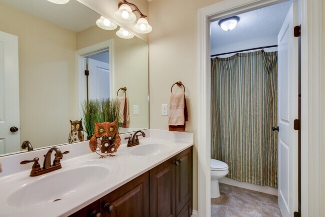 Building Photo - 5458 Everlook Cir