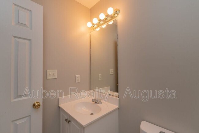 Building Photo - 312 Caldwell Cir