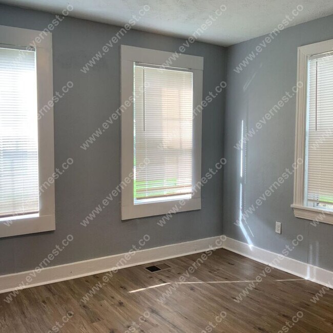 Building Photo - 335 E Ridgeway St