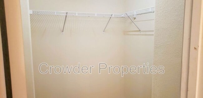 Building Photo - 8119 Paw Club Dr
