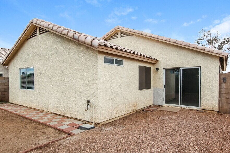 Building Photo - 4218 N 107th Ln