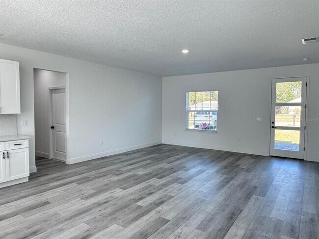 Building Photo - 482 Marion Oaks Manor