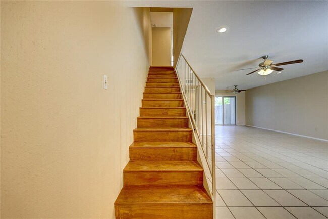 Building Photo - 709 Castle Ridge Rd