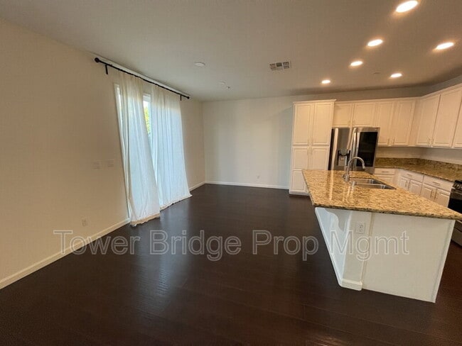 Building Photo - 5508 Copper Sunset Way