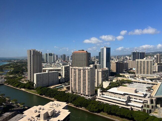 Building Photo - Panoramic Views of Waikiki from the Roof T...