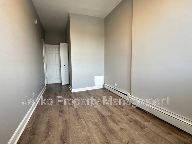 Building Photo - 5657 W Washington Blvd