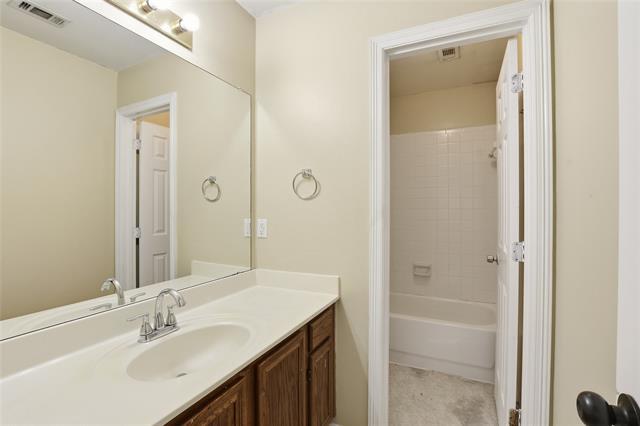Building Photo - 5418 Cypress Dr