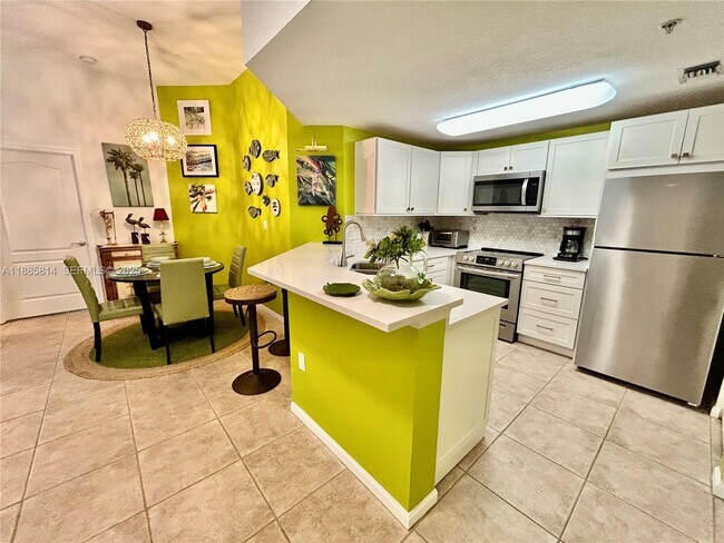 Building Photo - 5080 Fairways Cir