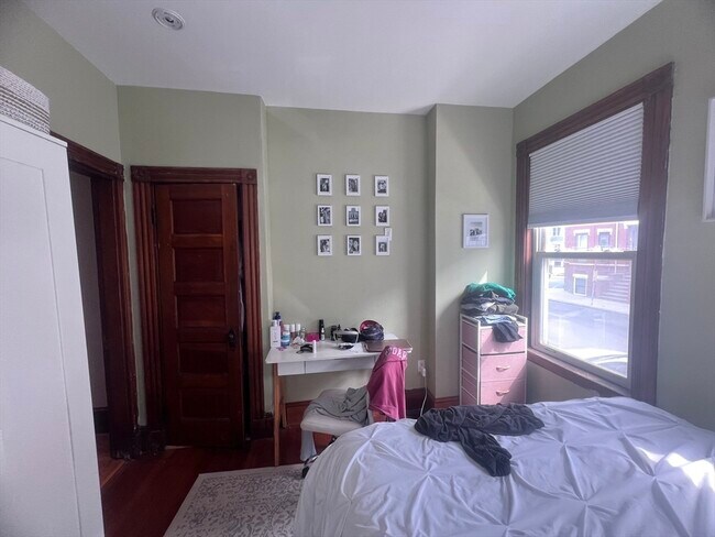 Building Photo - 181 M St