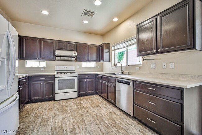 Building Photo - 6709 Kostner St