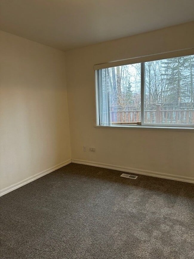 Building Photo - Tranquil Cul-de-Sac Charm: Inviting 3BR, 2BA Home in South Anchorage