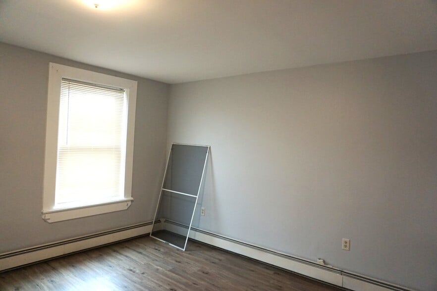 Building Photo - 8 N Delaware Dr