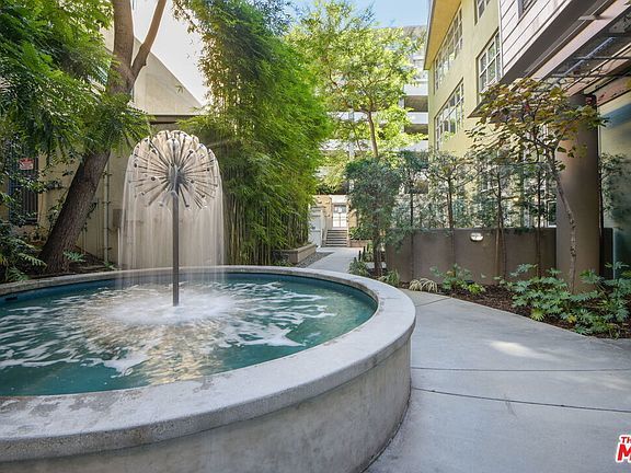 Building Photo - 1130 Flower St