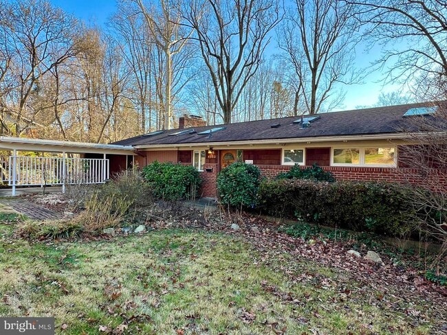 Building Photo - 6223 Beachway Dr