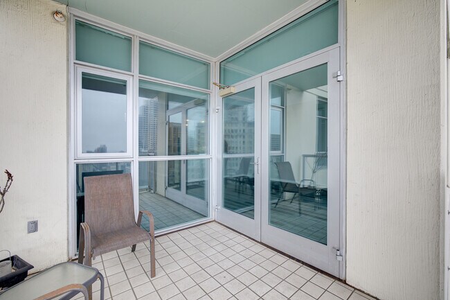 Building Photo - 850 Beech St