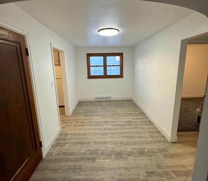 Building Photo - 1006 N 1st Ave