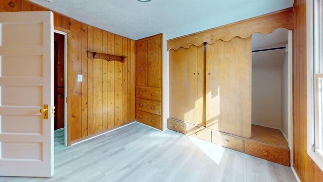 Building Photo - Slavic Village - 4 Bedroom - Single Family Home