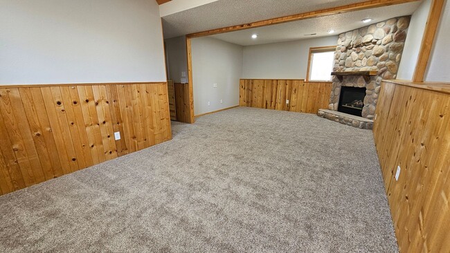 Building Photo - Beautiful Single Family Home