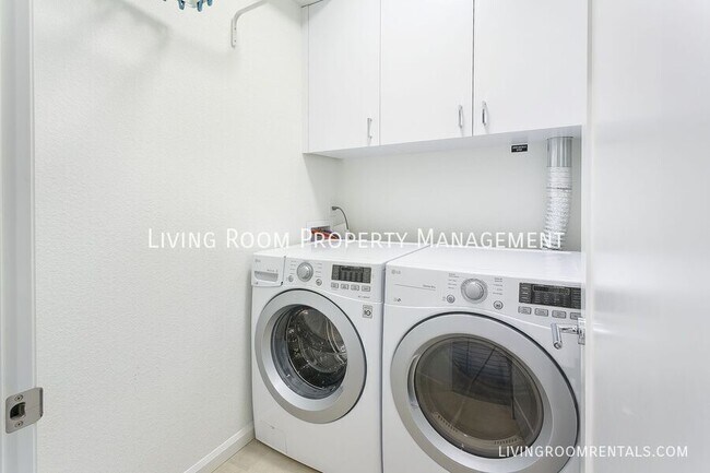 Building Photo - 314 N Ivy St