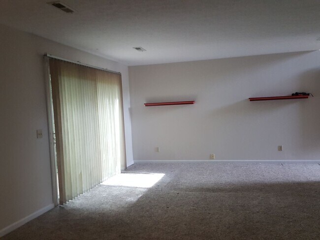 Building Photo - 113 Silverleaf Ln