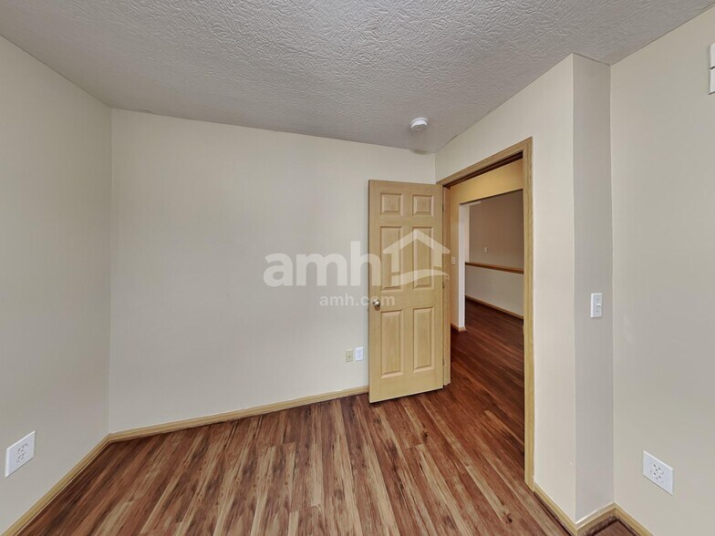 Building Photo - 2901 Gablewood Dr