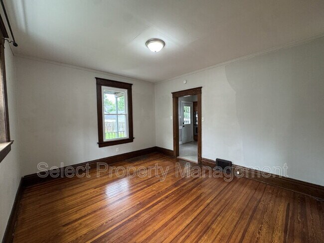 Building Photo - 317 W Wildwood Ave