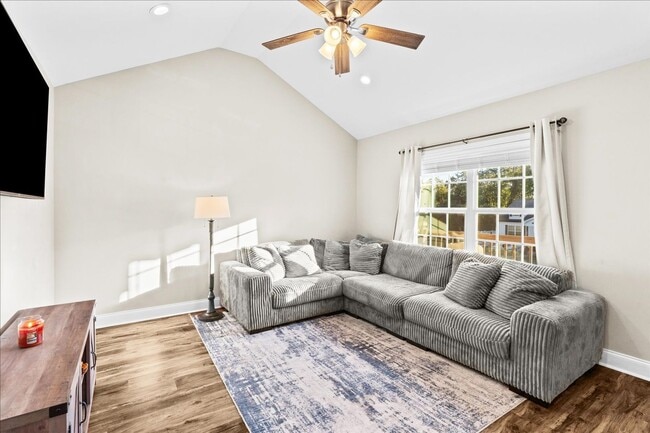 Building Photo - Pristine 3 Bed 2 Bath Home in Dalton