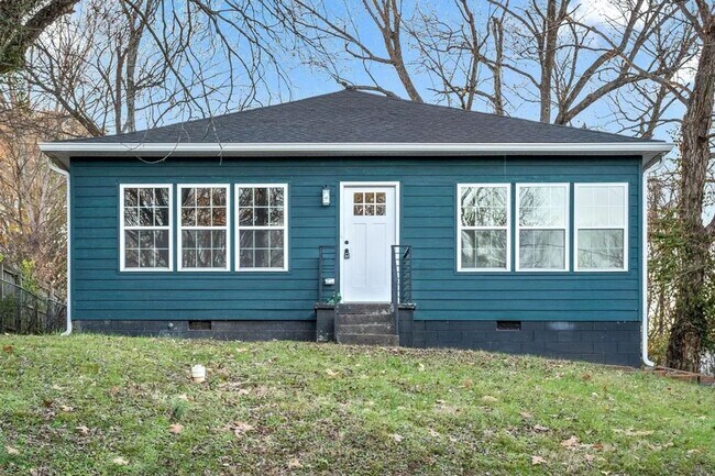 Building Photo - 828 Gracey Ave